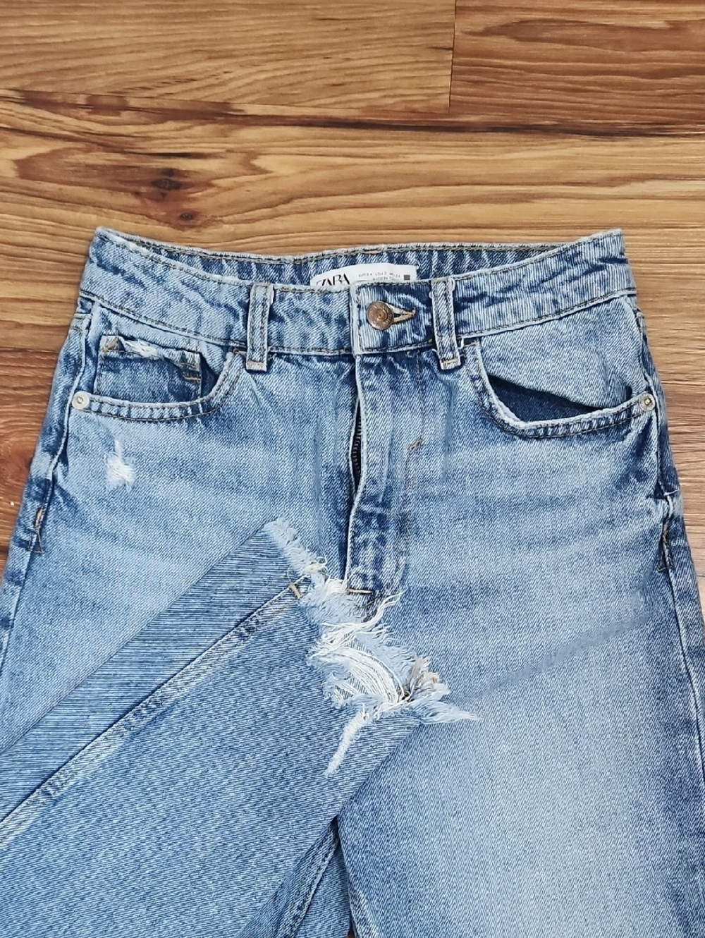 ZARA Light Blue Distressed High-Rise Women's Jeans Size 2